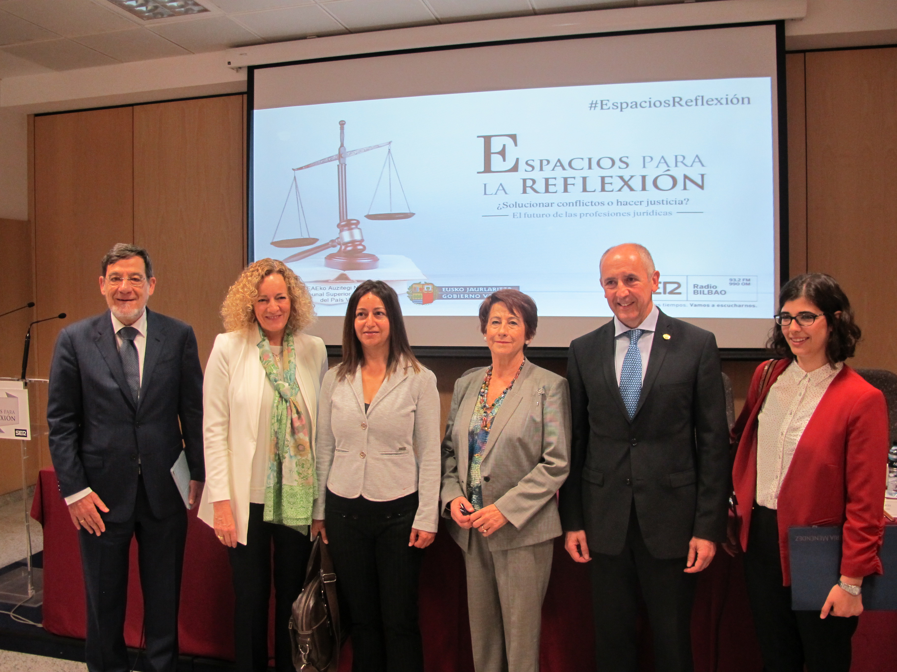 El presidente del TSJPV participa en un desayuno informativo en la sede del alto tribunal vasco